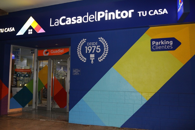 Puerta principal de la tienda de Cartagena de La Casa del Pintor